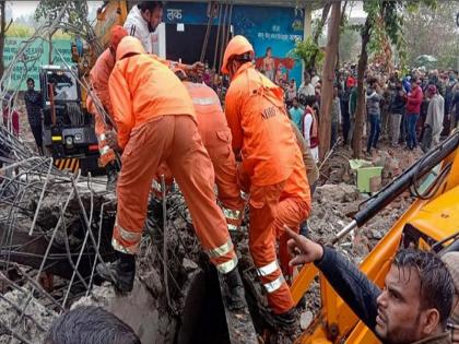 15 dead, several injured as roof of a shelter collapses at cremation ground in Ghaziabad | गाजियाबाद: मोदीनगर में श्मशान घाट का लेंटर गिरने से 18 लोगों की मौत, CM योगी ने मांगी रिपोर्ट