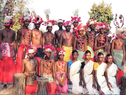 ghotul system of muria tribe which had a rituals to having sex before marriage | भारत के इस राज्य में शादी से पहले ही मना लेते हैं सुहागरात, सदियों से चली आ रही है परंपरा