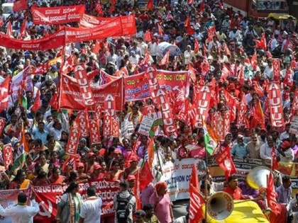 Bharat Bandh: Road, rail traffic affected in many parts of Bengal due to strike by trade unions | Bharat Bandh: मजदूर संघों की हड़ताल से बंगाल के कई हिस्सों में सड़क, रेल यातायात प्रभावित