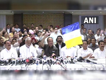 Ghulam Nabi Azad announces the name of his new party unveils flag of Democratic Azad Party | गुलाम नबी आजाद ने अपनी नई पार्टी के नाम का किया ऐलान, झंडे का भी किया अनावरण