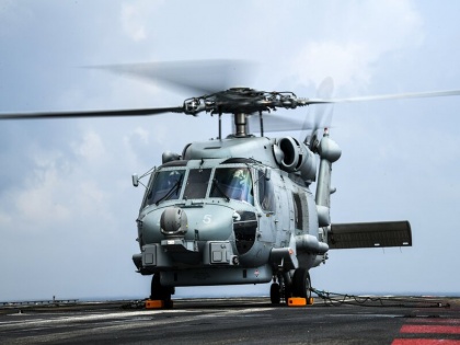 Indian Navy to commission MH 60R Multi-Role Helicopter on 06Mar at INS Garuda | पनडुब्बी को खोज कर नष्ट करने वाले MH-60R सीहॉक हेलिकॉप्टर को आईएनएस गरुड़ पर तैनात किया जाएगा, 6 मार्च को होगी तैनाती