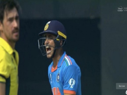 IND vs AUS, World Cup Final Shubman Gill Devastated & Angry With Himself As He Departs On 4 In Ahmedabad | IND vs AUS, World Cup Final: फाइनल मैच में गलत शॉट खेलकर आउट होने के बाद खुद से नाराज दिखे गिल, देखें वीडियो