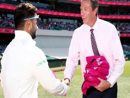 india vs australia virat kohli and indian team presented signed pink caps to glenn mcgrath | IND Vs AUS: 'जेन मैक्ग्रा डे' पर गुलाबी हुआ सिडनी ग्राउंड, भारतीय टीम ने ये काम कर जताया अपना समर्थन