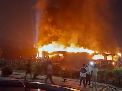Fire broke out on the dance floor Eyewitness to Goa nightclub tragedy | डांस फ्लोर पर लगी आग..., कुछ ही पलों में पूरा क्लब आग की लपटों में घिरा, गोवा हादसे के चश्मदीद ने बताया Fire broke out on the dance floor Eyewitness to Goa nightclub tragedy | डांस फ्लोर पर लगी आग..., कुछ ही पलों में पूरा क्लब आग की लपटों में घिरा, गोवा हादसे के चश्मदीद ने बताया