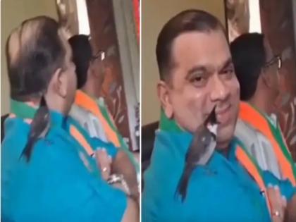 Bird lands on Goa Minister's shoulder as PM talks about birds in Mann Ki Baat | Video: 'मन की बात' में पीएम के पक्षियों के बारे में बात करते समय गोवा के मंत्री के कंधे पर बैठी चिड़िया
