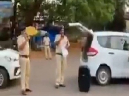 Goa takes musical route to enforce lockdown | गोवा में गायक, पुलिस, महापौर ने लॉकडाउन को लेकर जागरूकता फैलाने के लिए संगीत का सहारा लिया