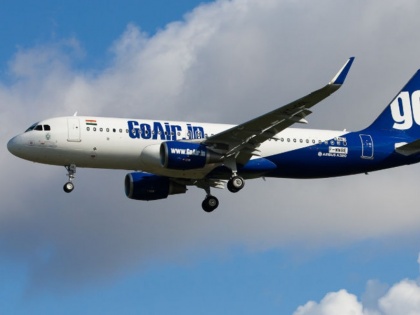 GoAir Ahmedabad to Bengaluru flight suspected to have suffered from a foreign object damage while on take-off roll, all passengers safe | अहमदाबाद से बेंगलुरु जा रहे GoAir के विमान में लगी आग, सभी यात्री सुरक्षित
