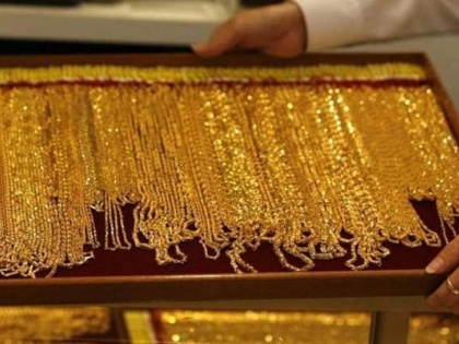 Delhi bullion market Gold rose by 251 and silver by Rs 261 Sensex dropped by 171 points rupee strengthened | दिल्ली सर्राफा बाजारः सोने में 251 और चांदी में 261 रुपये की तेजी, सेंसेक्स 171 अंक गिरा, रुपया मजबूत