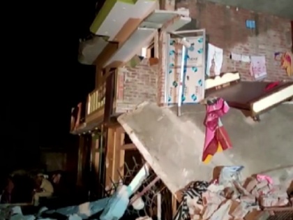 Two-storey house collapsed due to gas cylinder explosion in Gonda, eight people died | उत्तर प्रदेश के गोंडा में गैस सिलेंडर फटने से दो मंजिला मकान जमींदोज, आठ लोगों की मौत