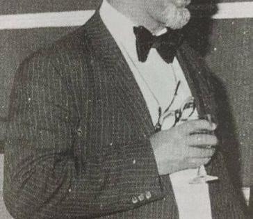 G D 'Robert' Govender, an Indian-origin journalist in South Africa, has been honoured in the UK with 2019 V K Krishna Menon award for his outstanding contribution as a pioneer of decolonised journalism. | अफ्रीका में भारतीय मूल के पत्रकार जी डी ‘रॉबर्ट’ गोवेंदर को  2019 के वी के कृष्ण मेनन पुरस्कार