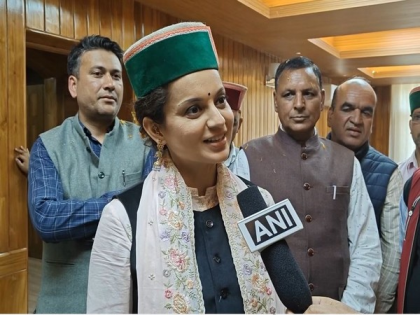 Kangana Ranaut leading from Himachal Pradesh's Mandi Lok Sabha seat, show early trends | Mandi Lok Sabha Seat: हिमाचल प्रदेश की मंडी लोकसभा सीट से आगे चल रहीं कंगना रनौत Kangana Ranaut leading from Himachal Pradesh's Mandi Lok Sabha seat, show early trends | Mandi Lok Sabha Seat: हिमाचल प्रदेश की मंडी लोकसभा सीट से आगे चल रहीं कंगना रनौत