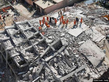 greater noida building collapse yogi government ordered magistrate enquire 3 dead 3 arrested | ग्रेटर नोएडा इमारत हादसा: योगी सरकार ने दिए मजिस्ट्रेट जाँच के आदेश, 5 की मौत, 3 गिरफ्तार