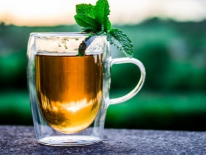 Amazing health benefits of herbal tea in summer season, know how to prepare three kinds of herbal tea at home | गर्मी में भी चाय पीने की आदत नहीं जा रही? तो ट्राई करें ये हर्बल टी, जानें इसके फायदे और बनाने की रेसिपी