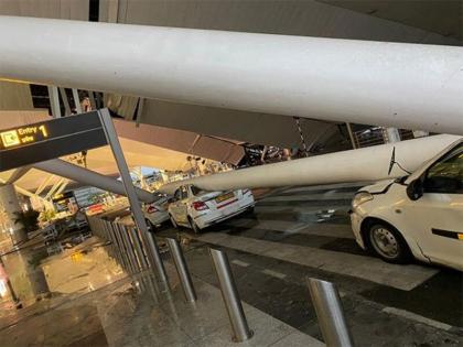 Roof at Delhi airport Terminal I collapses PradhanMantri Chanda Do Dhanda Lo Yojana Jairam Ramesh | 'प्रधानमंत्री चंदा दो धंधा लो योजना', टर्मिनल-1 की छत गिरने पर जयराम नरेश ने केंद्र सरकार को घेरा Roof at Delhi airport Terminal I collapses PradhanMantri Chanda Do Dhanda Lo Yojana Jairam Ramesh | 'प्रधानमंत्री चंदा दो धंधा लो योजना', टर्मिनल-1 की छत गिरने पर जयराम नरेश ने केंद्र सरकार को घेरा