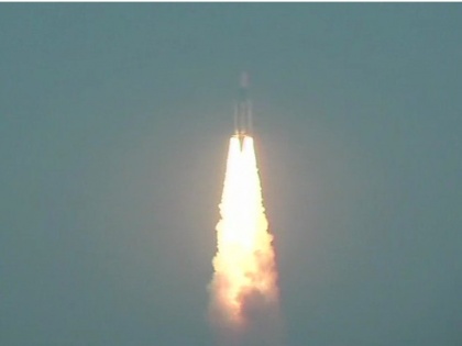 Andhra Pradesh: ISRO launches GSAT-29 satellite from Satish Dhawan Space Centre in Sriharikota | इसरो ने लॉन्च किया GSAT-29 सैटेलाइट, पूर्वोत्तर और जम्मू-कश्मीर के लोगों की इस जरूरत को करेगा पूरा  
