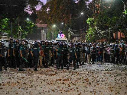 Indian Embassy issues advisory amid violent clashes in Bangladesh Leave home only if necessary | बांग्लादेश में हिंसक झड़प के बीच अलर्ट पर भारतीय दूतावास, जारी की एडवाइजरी और हेल्पलाइन नंबर Indian Embassy issues advisory amid violent clashes in Bangladesh Leave home only if necessary | बांग्लादेश में हिंसक झड़प के बीच अलर्ट पर भारतीय दूतावास, जारी की एडवाइजरी और हेल्पलाइन नंबर