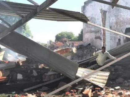 Banaskanth Factory Fire Live 21 killed in blaze at firecracker factory in Gujarat see video | Banaskantha Factory Fire: 21 लोगों की जान गई?, पटाखा फैक्टरी में आग लगने से इमारत ध्वस्त