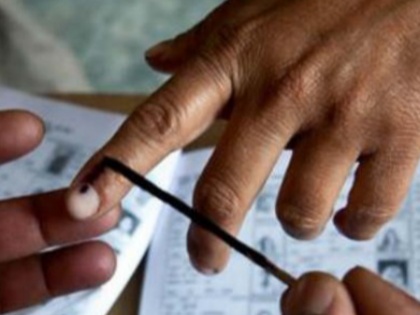 Gujarat local body elections: Voting underway for 74 municipalities | गुजरात निकाय चुनाव: वोटिंग शुरू, 19 को आएंगे नतीजे