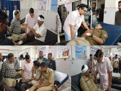 Gujarat Mob attacks police and forest officials in Banaskantha 47 injured | Gujarat: बनासकांठा में भीड़ ने पुलिस और वन विभाग पर किया हमला, 47 अफसर घायल Gujarat Mob attacks police and forest officials in Banaskantha 47 injured | Gujarat: बनासकांठा में भीड़ ने पुलिस और वन विभाग पर किया हमला, 47 अफसर घायल