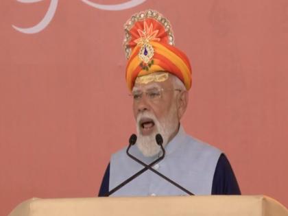 तलवारों के बजाय अन्य तरीकों से भारत के खिलाफ साजिशें रची जा रही हैं : प्रधानमंत्री मोदी