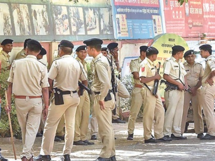 Stones thrown at Lord Ram 'shobha yatra' in Gujarat, cops fire teargas shells | गुजरात में भगवान राम की शोभा यात्रा पर हुआ पथराव, पुलिस ने छोड़े आंसू गैस के गोले