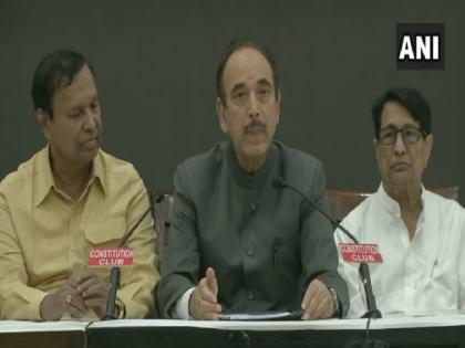 All opposition party meeting decided to surround Modi government on recession and unemployment | मंदी और बेरोजगारी पर मोदी सरकार को मिलकर घेरेंगे विपक्षी दल, संसद से सड़क तक संघर्ष का ऐलान All opposition party meeting decided to surround Modi government on recession and unemployment | मंदी और बेरोजगारी पर मोदी सरकार को मिलकर घेरेंगे विपक्षी दल, संसद से सड़क तक संघर्ष का ऐलान