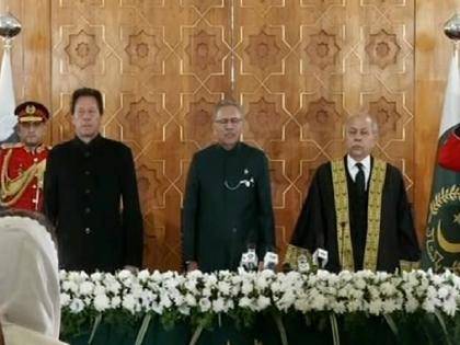 Justice Gulzar Ahmed today took the oath as Chief Justice of Pakistan | गुलजार अहमद ने पाकिस्तान के चीफ जस्टिस की ली शपथ, आज से संभालेंगे कार्यभार