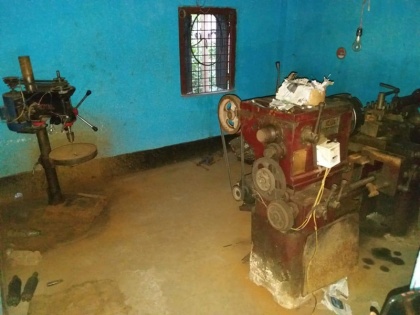 West Bengal: Police busted illegal arms factory | पश्चिम बंगाल: पुलिस ने किया अवैध हथियार फैक्ट्री का भंडाफोड़, कई पिस्तौल और मशीनें बरामद