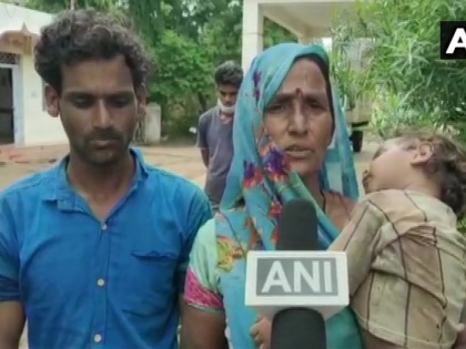 Madhya Pradesh: Mother of victim in Guna incident tell full story of policemen attacked of farmer | मध्यप्रदेश: गुना में हुई पुलिस की बर्बरता की सच्चाई आई सामने, पीड़ित की मां ने दी घटनाक्रम की पूरी जानकारी