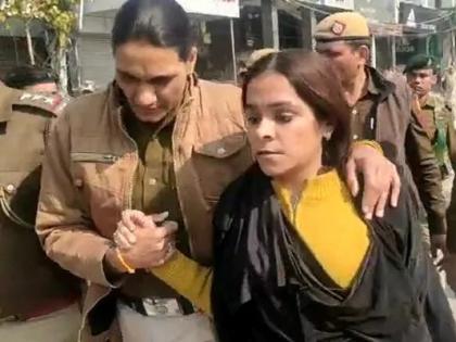 Shaheen Bagh: Woman making video wearing a burqa arrested, PM Modi also follow, know who the woman is | शाहीन बाग: बुर्का पहनकर वीडियो बना रही महिला गिरफ्तार, PM मोदी भी करते हैं फॉलो, जानें महिला कौन है