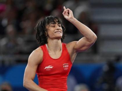 Finally Vinesh Phogat got the gold medal was honored in a unique ceremony After Paris Olympics 2024 | Vinesh Phogat: आखिरकार विनेश फोगाट को मिला गोल्ड मेडल, अनोखे समारोह में सम्मानित किया गया Finally Vinesh Phogat got the gold medal was honored in a unique ceremony After Paris Olympics 2024 | Vinesh Phogat: आखिरकार विनेश फोगाट को मिला गोल्ड मेडल, अनोखे समारोह में सम्मानित किया गया