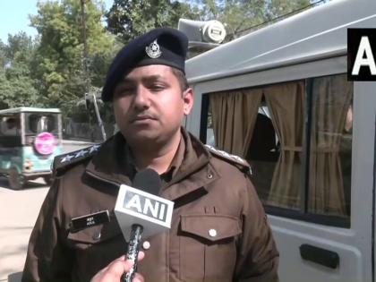 Gwalior Husband sonu tomar shot his wife ruchi tomar dead firing 4-5 rounds dispute going long time, video | 4-5 राउंड फायरिंग कर पति सोनू तोमर ने पत्नी रुचि को भून डाला?, लंबे समय से चल रहा था विवाद, वीडियो Gwalior Husband sonu tomar shot his wife ruchi tomar dead firing 4-5 rounds dispute going long time, video | 4-5 राउंड फायरिंग कर पति सोनू तोमर ने पत्नी रुचि को भून डाला?, लंबे समय से चल रहा था विवाद, वीडियो