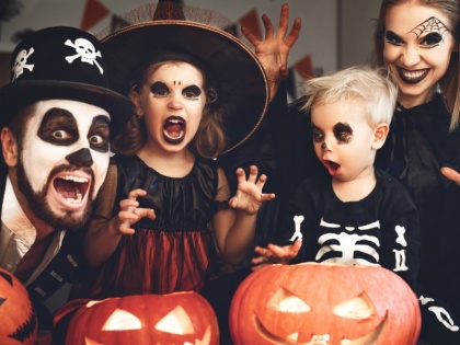 halloween festival 2018: makeup tips, ideas, history, interesting facts, | क्या आप जानते हैं क्यों मनाया जाता है हैलोवीन फेस्टिवल, जानिए भूत-चुड़ैल बनकर लोग क्यों करते हैं पार्टी