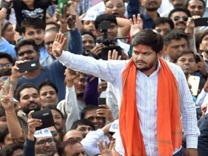 Gujarat Bypolls BJP-Congress voting eight seats semifinal assembly Hardik Patel farmers' anger  | Gujarat Bypolls: भाजपा-कांग्रेस में टक्कर, आठ सीट पर मतदान, विधानसभा चुनाव का सेमीफाइनल, हार्दिक पटेल बोले-किसानों का आक्रोश दिखेगा