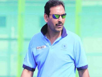 Former hockey coach Harendra Singh is India’s first line of defence against Covid-19 | Coronavirus: भारत को वर्ल्ड चैंपियन बनाने वाले कोच हरेंद्र सिंह एयरपोर्ट पर बचा रहे हैं लोगों की जान