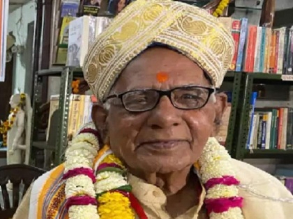 who was Hariram Dwivedi dies at 87 PM narendra Modi expresses grief Noted Hindi and Bhojpuri poet, lyricist and litterateur Pandit Hariram Dwivedi Hari Bhaiya passes away Sahitya Academy Language Award, Sahitya Bhushan, Sahitya Saraswat, Rahul Sankrityaya | Hariram Dwivedi: हिंदी और भोजपुरी के प्रख्यात कवि, गीतकार और साहित्यकार पंडित हरिराम द्विवेदी ‘हरि भैया’ का निधन, प्रधानमंत्री नरेन्द्र मोदी ने ‘एक्स’ पर लिखा...
