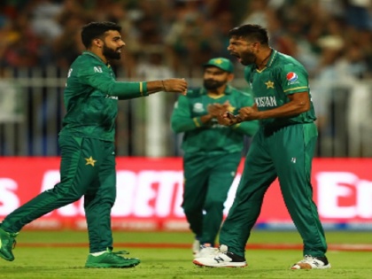 Pakistan vs England 2022 Pakistan Cricket Board pacers Mohammad Abbas and Hasan Ali squad two Tests fast bowler Haris Rauf ruled out two injury right thigh  | Pakistan vs England 2022: चोट के कारण तेज गेंदबाज बाहर, पाकिस्तान ने इंग्लैंड के खिलाफ इन गेंदबाजों को बुलाया, दूसरे मैच में करेंगे कमाल