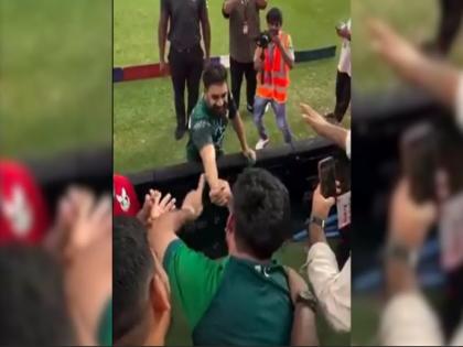 "We want revenge against India, we won't let it go": An emotional Pakistani fan tells Haris Rauf after Bangladesh's win | VIDEO | "इंडिया से बदला लेना है, छोड़ना नहीं है": बांग्लादेश से जीत के बाद भावुक पाकिस्तानी फैन ने हारिस रऊफ से कहा | VIDEO