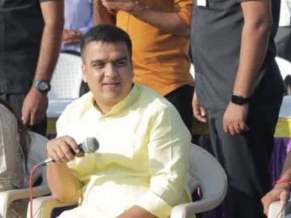 Dhandhuka murder Kishan Boliya murder gujarat police vhp 3 arrested Harsh Sanghavi assures speedy justice | Dhandhuka murder: बाइक सवार हमलावरों ने फेसबुक पोस्ट पर गोली मारकर हत्या की, परिवार से मिले मंत्री हर्ष संघवी, जानें पूरा मामला Dhandhuka murder Kishan Boliya murder gujarat police vhp 3 arrested Harsh Sanghavi assures speedy justice | Dhandhuka murder: बाइक सवार हमलावरों ने फेसबुक पोस्ट पर गोली मारकर हत्या की, परिवार से मिले मंत्री हर्ष संघवी, जानें पूरा मामला