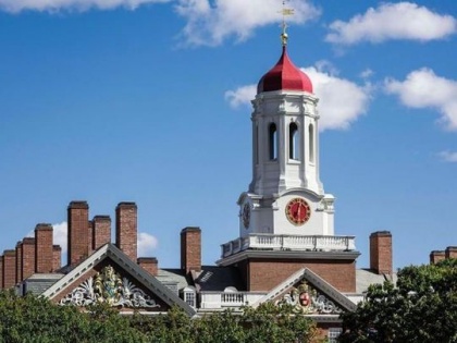 Harvard University Bans Ex-Professor Found Guilty Of 'unwelcome sexual conduct'40-Year-Long | हॉवर्ड यूनिवर्सिटी ने पूर्व प्रोफेसर को यौन शोषण के आरोप में किया बैन, 40 साल पहले लगा था पहला आरोप