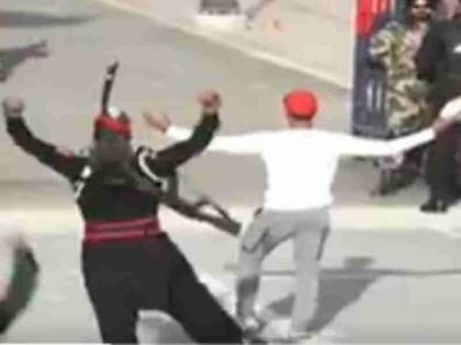 Pakistan cricketer Hasan Ali bizarre act at Wagah border, BSF to lodge a formal protest | वाघा बॉर्डर पर पाक क्रिकेटर हसन अली के 'अजीबोगरीब जश्न' से विवाद, BSF ने जताई नाराजगी