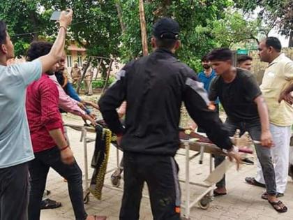 Hathras Satsang Stampede Live Bhole Baba 90 people died financial assistance Rs 2 lakh each families those killed Rs 50 thousand each to the injured | Hathras Satsang Stampede Live: 90 से अधिक लोगों की मौत, मारे गए लोगों के परिजनों को दो-दो लाख रुपये