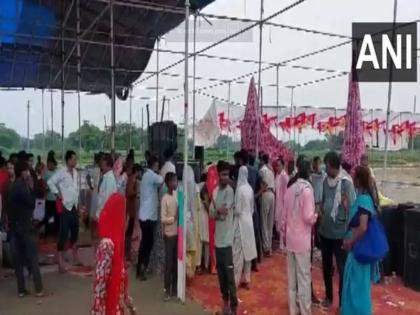 Hathras Stampede: 6 officers including SDM suspended after negligence exposed in SIT probe | Hathras Stampede: एसआईटी जांच में लापरवाही उजागर होने के बाद एसडीएम समेत 6 अधिकारी सस्पेंड Hathras Stampede: 6 officers including SDM suspended after negligence exposed in SIT probe | Hathras Stampede: एसआईटी जांच में लापरवाही उजागर होने के बाद एसडीएम समेत 6 अधिकारी सस्पेंड