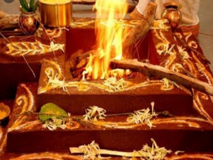 Meaning of swaha and why we say swaha before putting anything in fire during Havan ritual | हवन में हर मंत्र के बाद स्वाहा कहने पर ही अग्नि में क्यों डाली जाती है सामग्री, आखिर क्या है इसकी वजह?