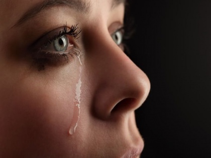 Health benefits of crying for eyes, skin, heart | महीने में बस 2-3 बार जी भरकर रो लेना, आसपास भी नहीं भटकेंगी ये 6 बीमारियां