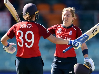 ICC Women's T20 World Cup: Heather Knight ton help England Women to beat Thailand by 98 runs | Women's T20 WC: इंग्लैंड ने दर्ज की महिला टी20 वर्ल्ड कप की सबसे बड़ी जीत, कप्तान हीथर नाइट ने खेली रिकॉर्ड पारी