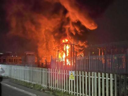 Heathrow Airport will be closed on Friday after fire caused a power outage in parts of London | London Heathrow Airport: 24 घंटों के लिए बंद हुआ हीथ्रो एयरपोर्ट, लंदन में पावर सबस्टेशन में आग लगने बिजली गुल