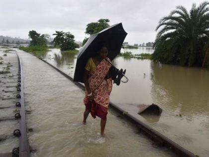 Heavy rain Nepal Terai region bad in Bihar Ganga water NH-80, alert in many districts flood weather imdb | नेपाल के तराई क्षेत्र में भारी बारिश, बिहार में हालत खराब, एनएच-80 पर गंगा पानी, कई जिले में अलर्ट