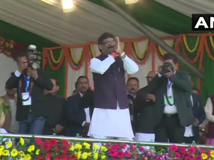 Hemant Soren took charge, warm welcome in the ministry, Chief Secretary greeted by giving book | हेमंत सोरेन ने संभाला कार्यभार, मंत्रालय में गर्मजोशी से हुआ स्वागत, मुख्य सचिव ने पुस्तक देकर किया अभिनंदन Hemant Soren took charge, warm welcome in the ministry, Chief Secretary greeted by giving book | हेमंत सोरेन ने संभाला कार्यभार, मंत्रालय में गर्मजोशी से हुआ स्वागत, मुख्य सचिव ने पुस्तक देकर किया अभिनंदन