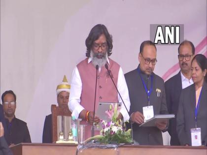 Jharkhand CM: हेमंत सोरेन ने झारखंड के 14वें मुख्यमंत्री के रूप में शपथ ली